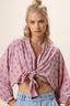 Notre mannequin porte la blouse Palifa en rose vintage 2